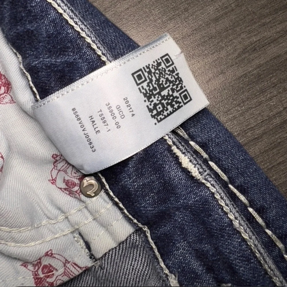 True Religion excellent like